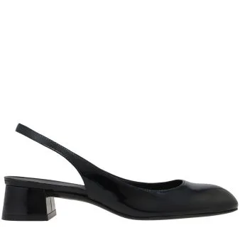 SG830 VIVIENNE SLINGBACK STUART WEITZMAN