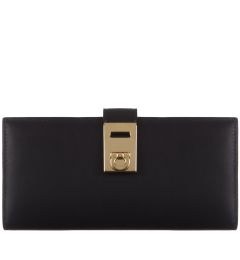 220522 770845 HUG ΠΟΡΤΟΦΟΛΙ FERRAGAMO