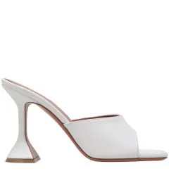 C9S344226LUP LUPITA MULE AMINA MUADDI