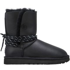1176090 Bailey Tie LTHR ΜΠΟΤΑΚΙ ΜΕΣΑΙΟ UGG