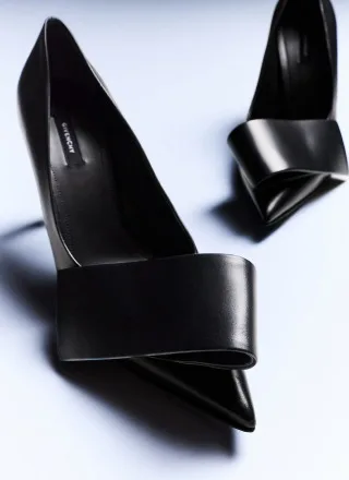 GIVENCHY