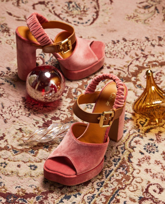 <strong>HOLIDAY HEELS</strong>Elegant, expressive, and made to be remembered - our sandal selection