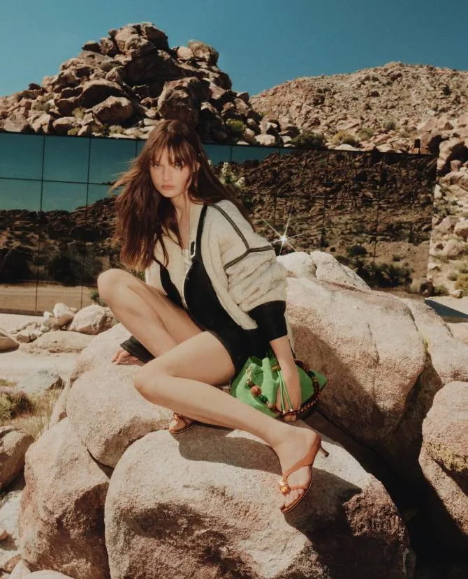<strong>SUMMER IN JIMMY CHOO</strong>Discover a summer collection with elemental glamour and artisanal craft.