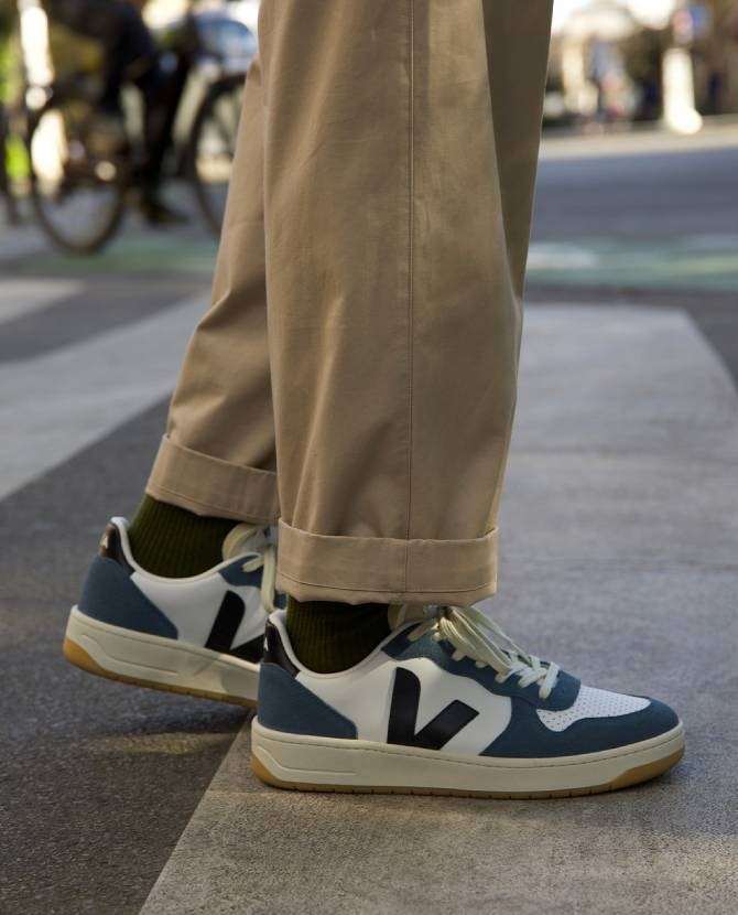 <strong>IT’S A VEJA WORLD</strong>Conscious design meets timeless streetwear.
