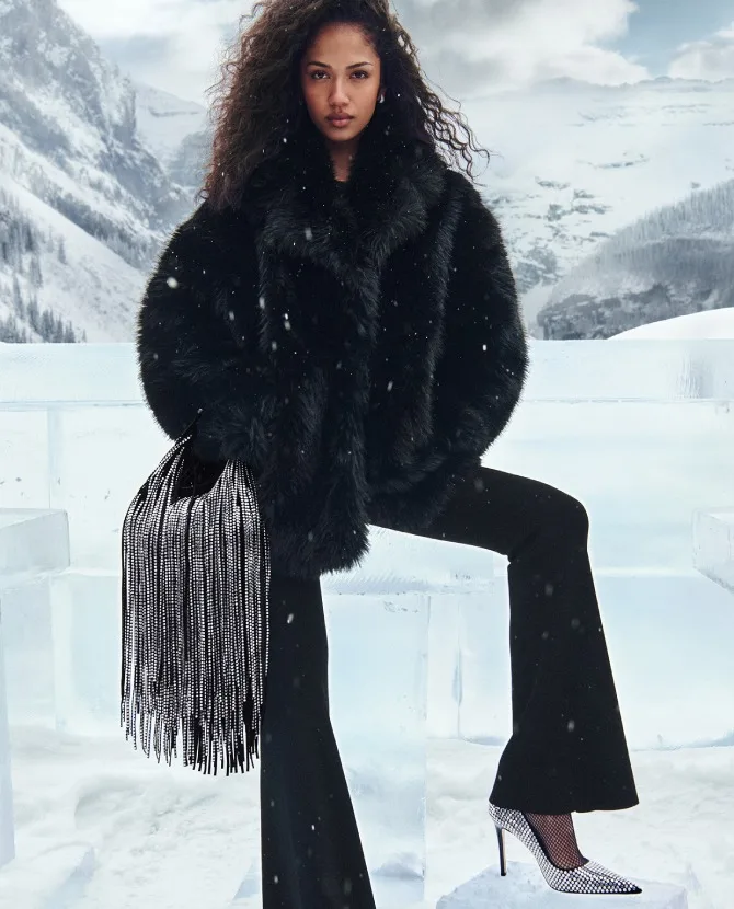 <strong>MICHAEL KORS CHIC</strong>Effortless style meets glamour chic in the winter collection.