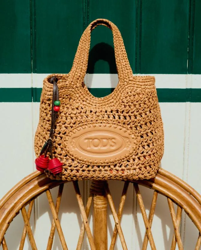 <strong>THE RAFFIA BAG TREND</strong>Ιnvest in fashion’s summer favorite accessory with our roundup of raffia bags