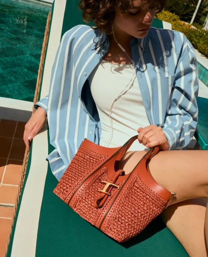 <strong>LA DOLCE VITA</strong>The art of Tod’s Italian summer dressing.