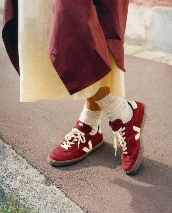 <strong>EFFORTLESSLY COOL IN VEJA</strong>New season sneakers for the modern minimalist.